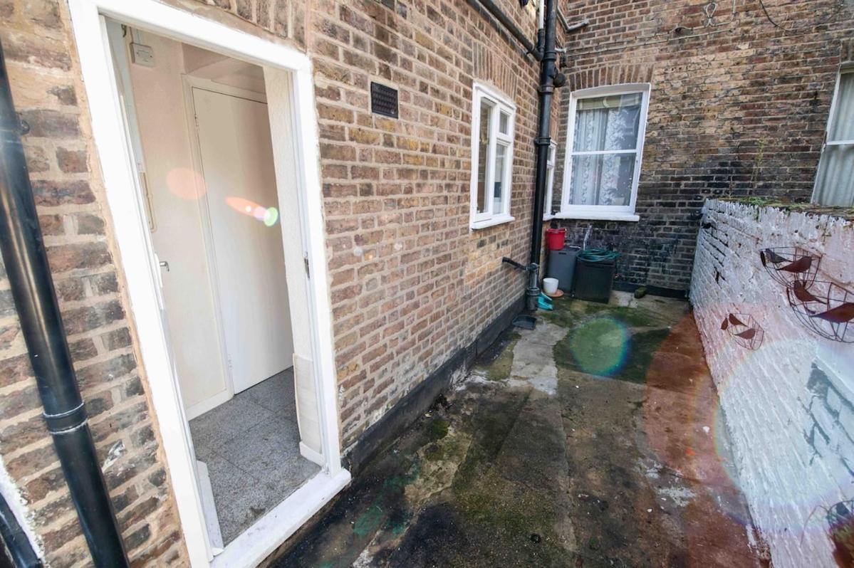 Bishop's Road - Welcoming Flat With Outside Space Apartment *
