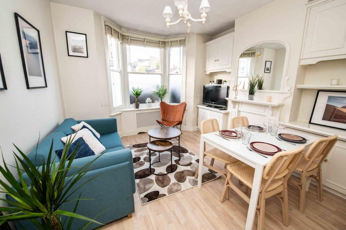 Apartment Bishop's Road - Welcoming Flat With Outside Space